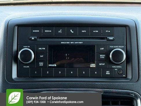 Used 2016 Dodge Grand Caravan SE FWD image 25