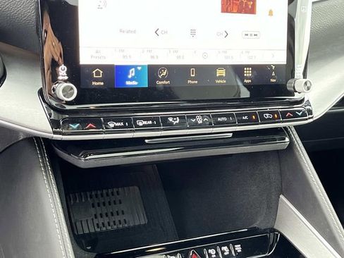 New 2026 Jeep Grand Wagoneer 4WD image 28