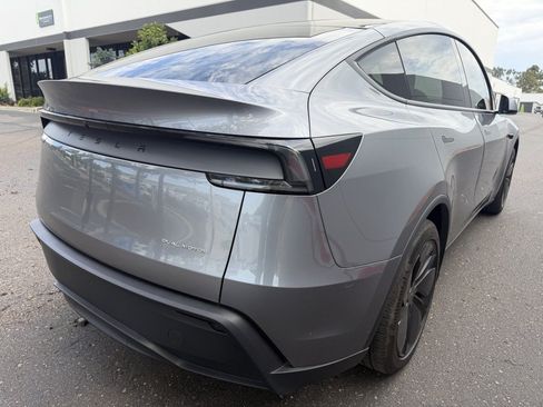Used 2026 Tesla Model Y Long Range AWD/4WD image 8