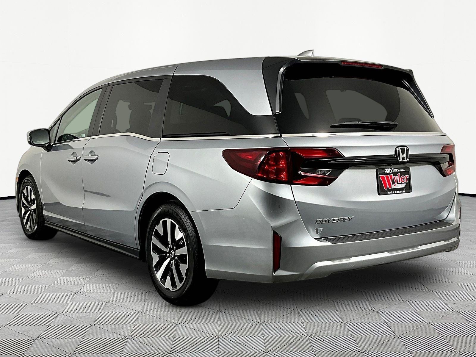 Used 2025 Honda Odyssey EX-L image 4