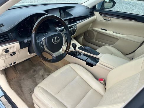 Used 2013 Lexus ES 350 w/ Luxury Pkg image 9