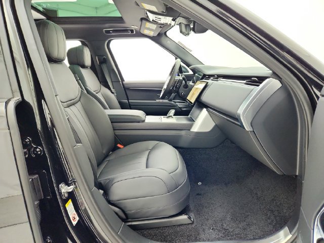 Used 2025 Land Rover Range Rover Long Wheelbase SE AWD/4WD image 18