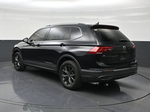 Used 2023 Volkswagen Tiguan SE FWD image 3