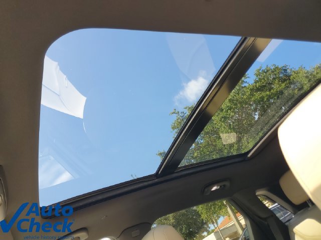Used 2018 Cadillac XT5 Premium Luxury FWD image 19