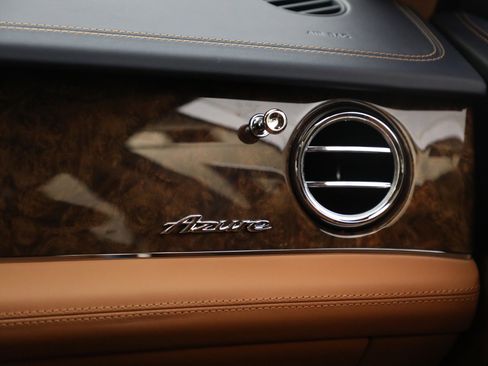 New 2025 Bentley Bentayga image 29