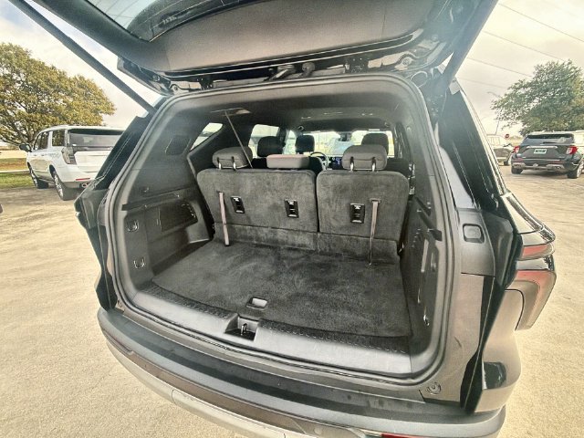 Certified 2026 Chevrolet Traverse LT w/ Driver Confidence Package FWD image 26