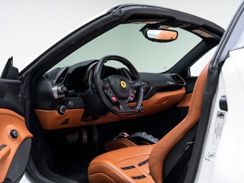 Used 2018 Ferrari 488 Spider image 2