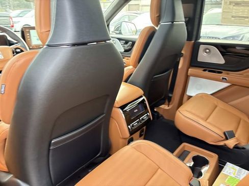 New 2026 Lincoln Aviator Black Label w/ Dynamic Handling Package AWD/4WD image 17