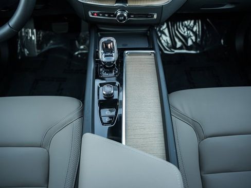 New 2026 Volvo XC60 B5 Plus w/ Climate Package image 28