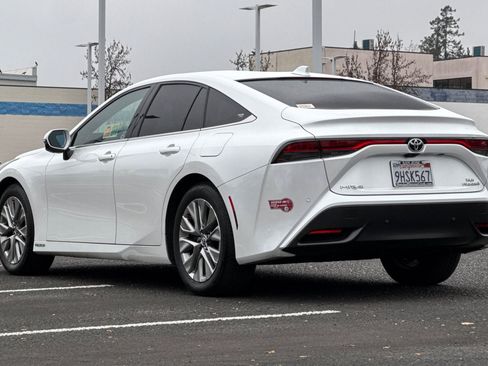 Used 2023 Toyota Mirai XLE w/ Advanced Technology Package image 3