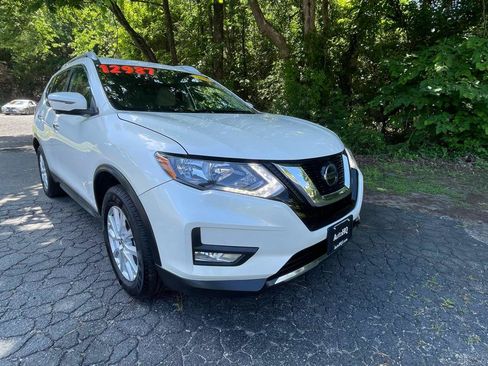 Used 2018 Nissan Rogue SV w/ Sun & Sound Touring Package AWD/4WD image 13