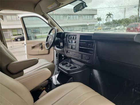 Used 2022 Chevrolet Express 2500 Extended w/ Driver Convenience Package image 20