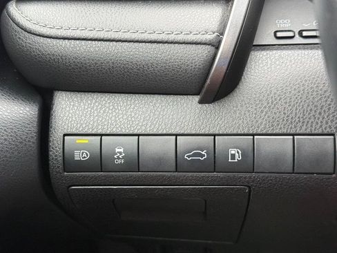 Used 2018 Toyota Camry SE FWD image 29