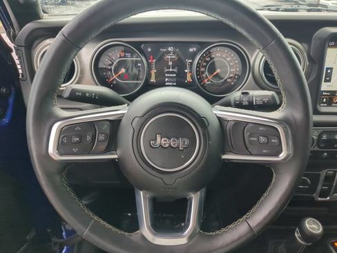 Used 2018 Jeep Wrangler Unlimited Sahara AWD/4WD image 33