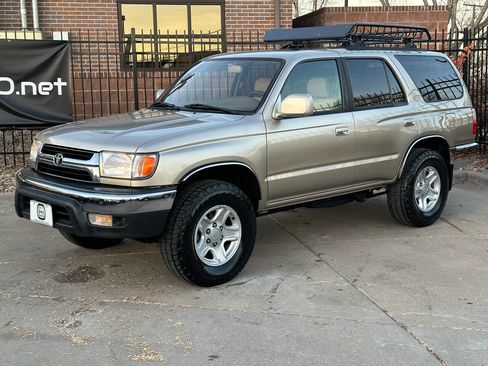 Used 2001 Toyota 4Runner SR5 image 7