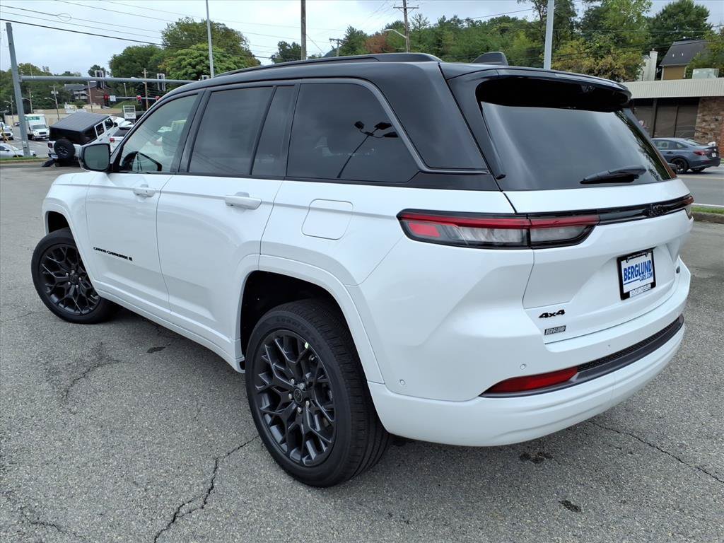 New 2027 Jeep Grand Cherokee Summit AWD/4WD image 6