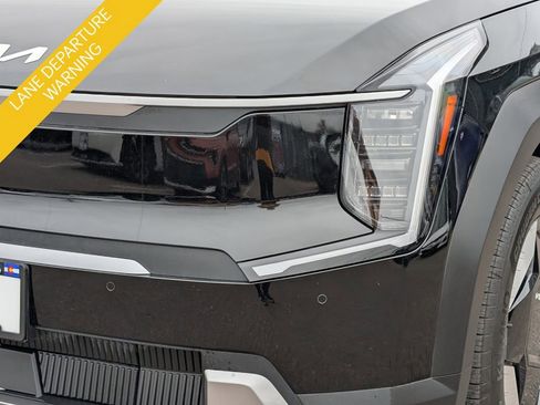 Certified 2024 Kia EV9 Wind image 11