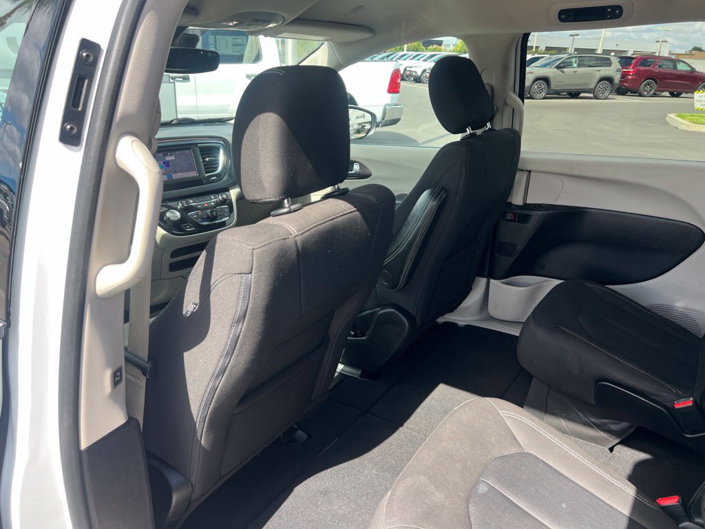 Used 2023 Chrysler Voyager LX FWD image 24