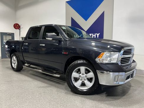 Used 2018 RAM 1500 Classic SLT w/ SLT Plus D←cor Group AWD/4WD image 2