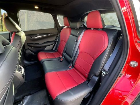 Used 2025 INFINITI QX50 Sport image 26