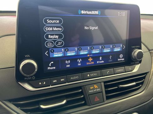 Used 2025 Nissan Altima 2.5 SV FWD image 21