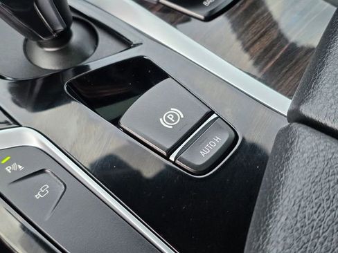 Used 2020 BMW 540i w/ Executive Package image 38