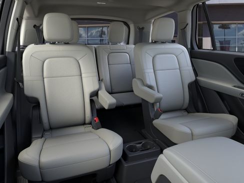 New 2026 Lincoln Aviator Reserve w/ Jet Appearance Package AWD/4WD image 35