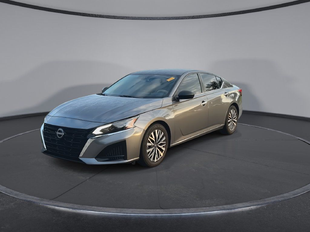 Used 2024 Nissan Altima 2.5 SV FWD image 4