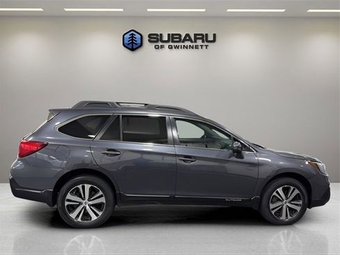 Used 2018 Subaru Outback 2.5i Limited image 6