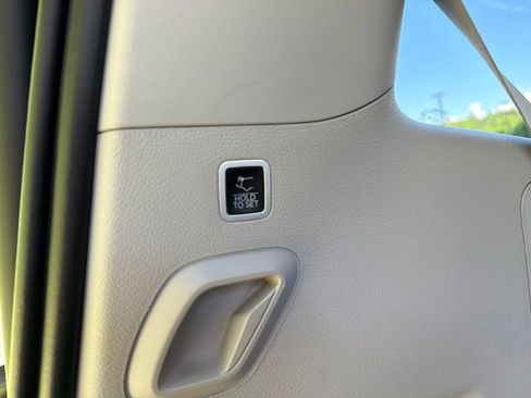 Used 2024 Jeep Wagoneer 2WD image 11