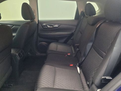 Used 2018 Nissan Rogue SV w/ Premium Package FWD image 18