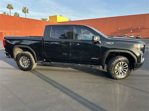 Used 2020 GMC Sierra 1500 AT4 w/ AT4 Premium Package image 3