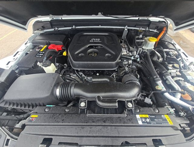 Used 2023 Jeep Wrangler Unlimited Sahara AWD/4WD image 5