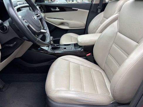 Used 2019 Kia Sorento EX w/ EX Touring Package image 8
