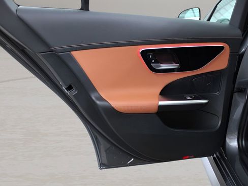 Used 2023 Mercedes-Benz C 300 Sedan image 10