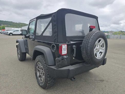 Used 2015 Jeep Wrangler Sport AWD/4WD image 9