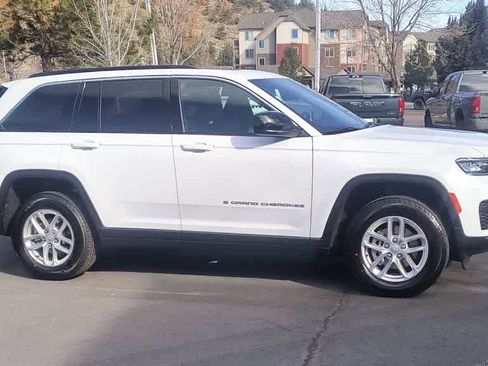 New 2026 Jeep Grand Cherokee Laredo X image 2