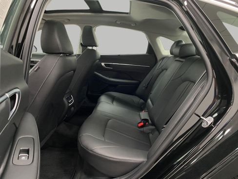 Certified 2025 Hyundai Sonata Limited FWD image 31