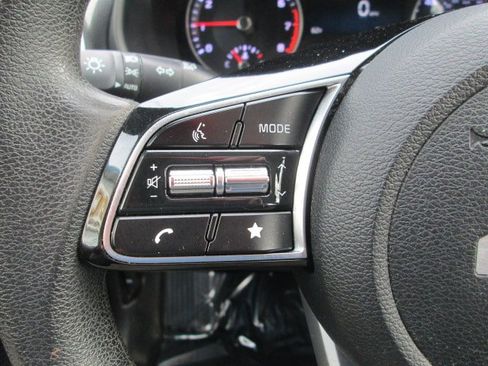Used 2022 Kia Forte LXS w/ LXS Technology Package FWD image 17