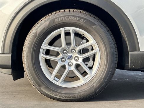 New 2025 Ford Explorer Active w/ Active Comfort Package image 28