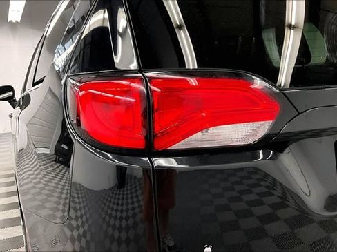 Used 2023 Chrysler Voyager LX FWD image 34