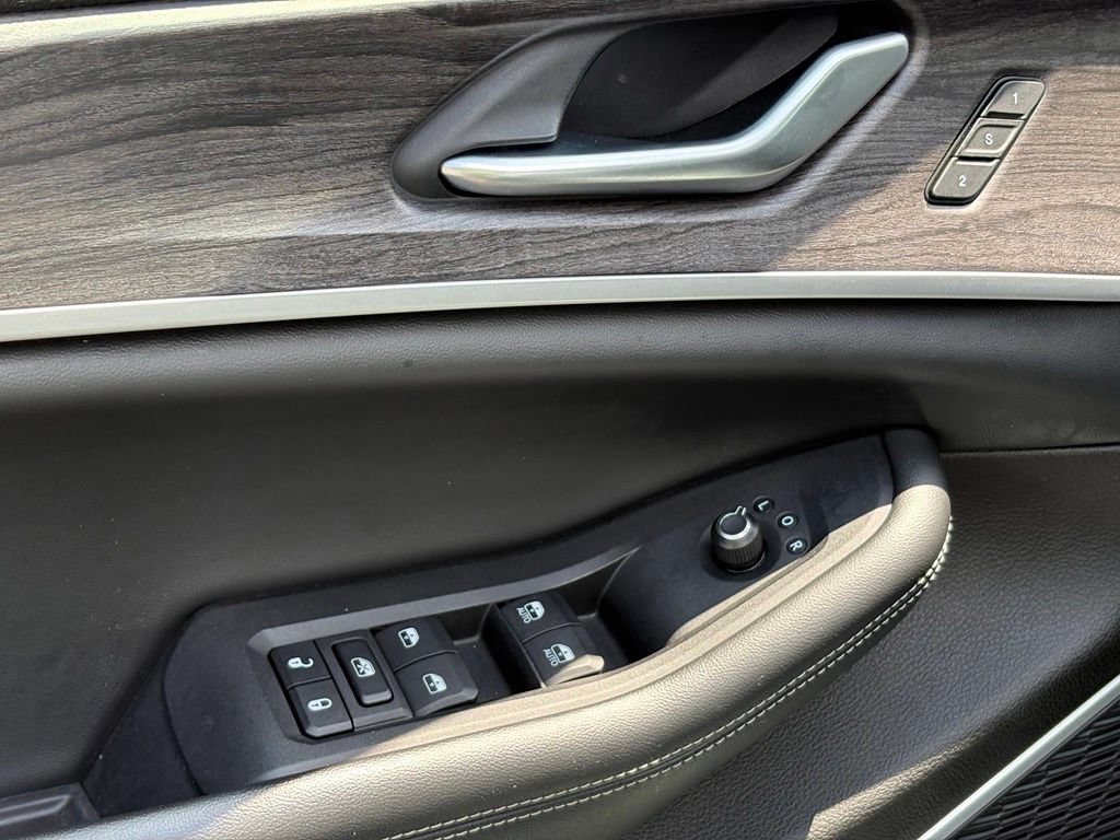 Used 2022 Jeep Grand Cherokee L Limited RWD image 25