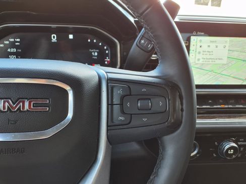 Used 2023 GMC Sierra 1500 Elevation image 17