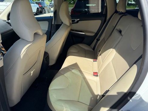 Used 2017 Volvo XC60 T6 Inscription w/ Climate Package AWD/4WD image 14