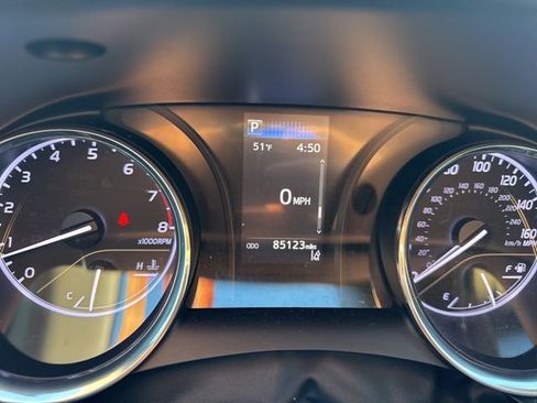 Used 2019 Toyota Camry LE image 12