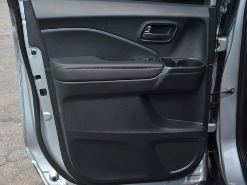 Used 2025 Honda Ridgeline TrailSport image 16
