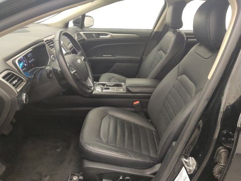 Used 2018 Ford Fusion SE w/ Fusion SE Technology Package image 17