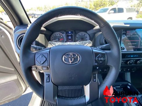 Used 2023 Toyota Tacoma TRD Sport AWD/4WD image 37