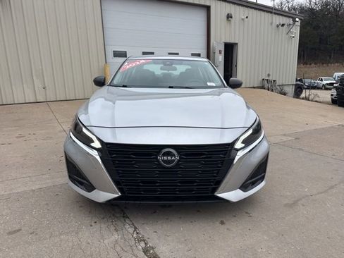 Used 2024 Nissan Altima 2.5 SV image 8