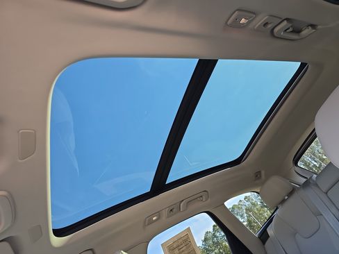 Used 2023 Volvo XC60 B5 Plus w/ Climate Package image 30